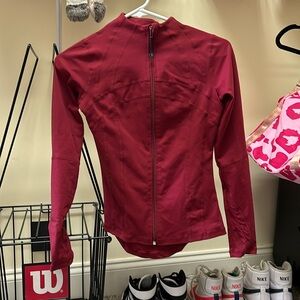 Lululemon women’s size 4, NWOT, red